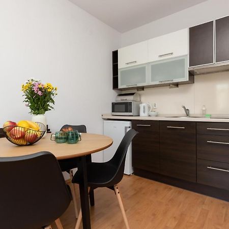Cozy Apartment With Balcony Warszawa By Noclegi Renters Buitenkant foto