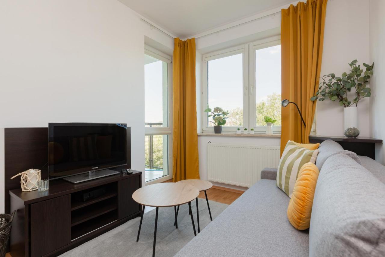 Cozy Apartment With Balcony Warszawa By Noclegi Renters Buitenkant foto