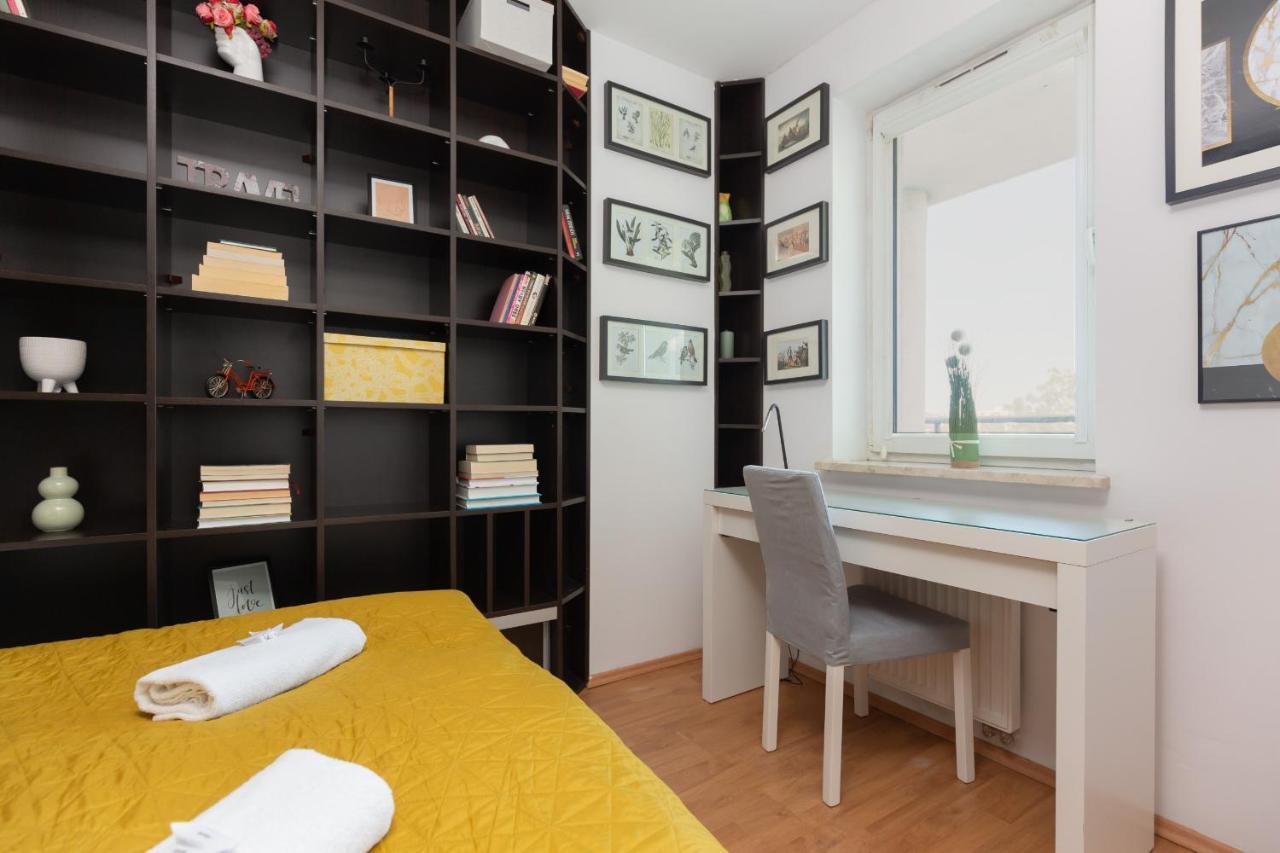 Cozy Apartment With Balcony Warszawa By Noclegi Renters Buitenkant foto