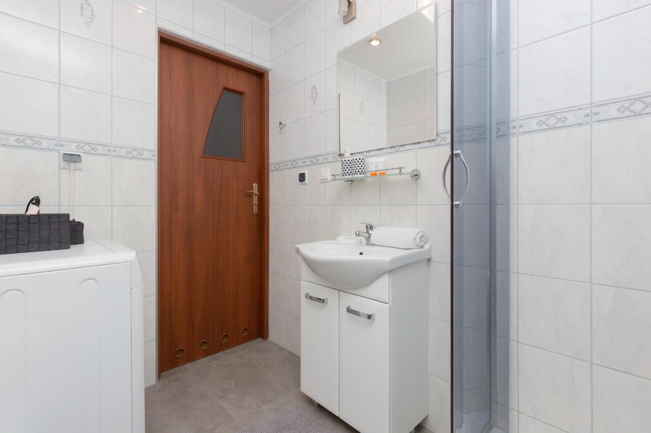 Cozy Apartment With Balcony Warszawa By Noclegi Renters Buitenkant foto